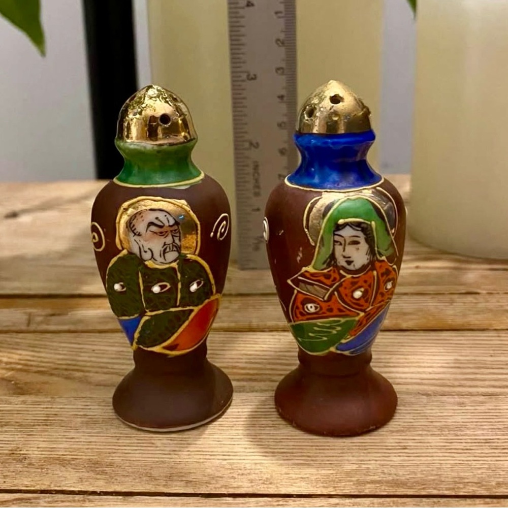 Vintage Japanese Satsuma Moriage Salt & Pepper Shakers - Hand Painted Set